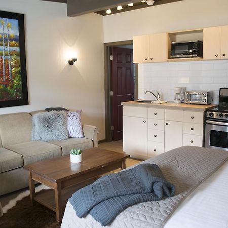 Yamnuska Suites Canmore Extérieur photo