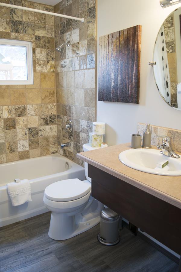 Yamnuska Suites Canmore Extérieur photo