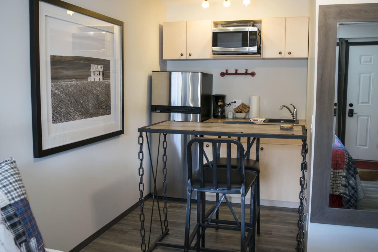 Yamnuska Suites Canmore Extérieur photo